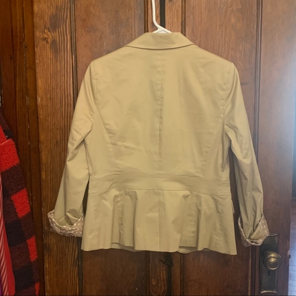 Tan blazer with polka dot accent sleeves - Picture 2 of 3